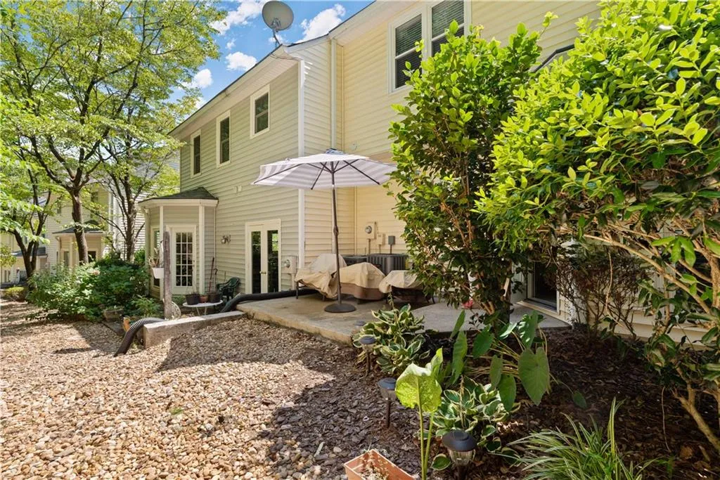 7 Forest Ridge Court, Sandy Springs, Georgia 30350, 3 Bedrooms Bedrooms, ,2 BathroomsBathrooms,Residential,Sold,7 Forest Ridge Court,6765445