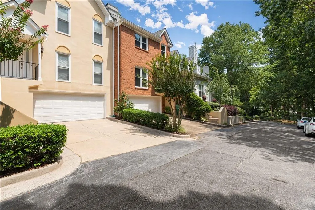 7 Forest Ridge Court, Sandy Springs, Georgia 30350, 3 Bedrooms Bedrooms, ,2 BathroomsBathrooms,Residential,Sold,7 Forest Ridge Court,6765445