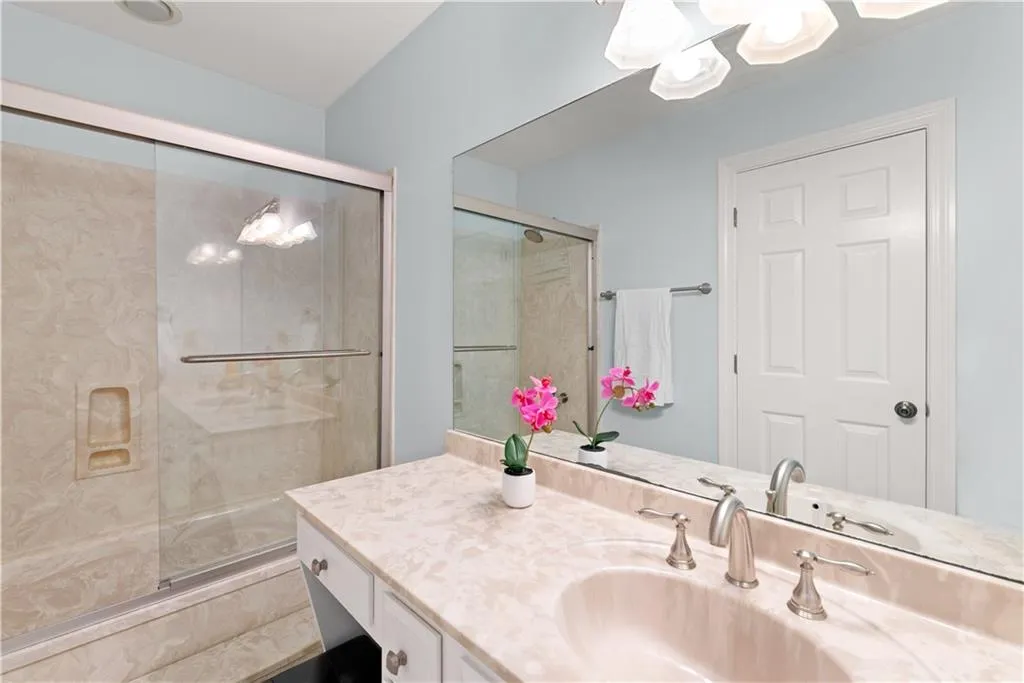 7 Forest Ridge Court, Sandy Springs, Georgia 30350, 3 Bedrooms Bedrooms, ,2 BathroomsBathrooms,Residential,Sold,7 Forest Ridge Court,6765445