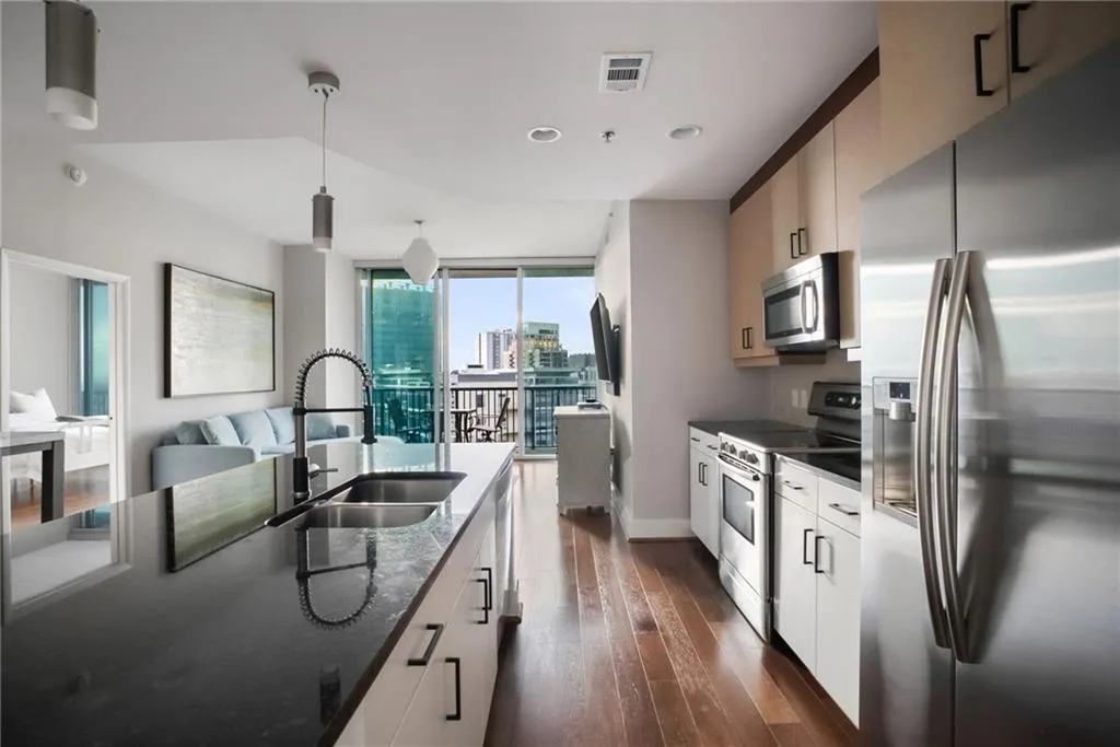 1080 Peachtree Street Ne Unit 2315, Atlanta, Georgia 30309, 2 Bedrooms Bedrooms, ,2 BathroomsBathrooms,Residential,For Sale,1080 Peachtree Street Ne Unit 2315,7625355