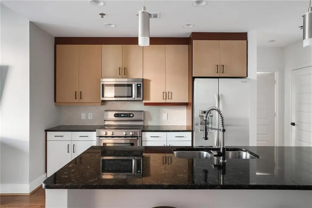 1080 Peachtree Street Ne Unit 2315, Atlanta, Georgia 30309, 2 Bedrooms Bedrooms, ,2 BathroomsBathrooms,Residential,For Sale,1080 Peachtree Street Ne Unit 2315,7625355