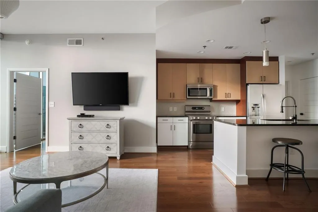 1080 Peachtree Street Ne Unit 2315, Atlanta, Georgia 30309, 2 Bedrooms Bedrooms, ,2 BathroomsBathrooms,Residential,For Sale,1080 Peachtree Street Ne Unit 2315,7625355