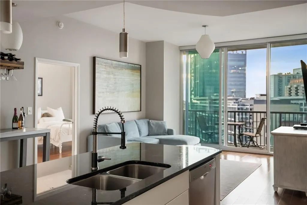 1080 Peachtree Street Ne Unit 2315, Atlanta, Georgia 30309, 2 Bedrooms Bedrooms, ,2 BathroomsBathrooms,Residential,For Sale,1080 Peachtree Street Ne Unit 2315,7625355