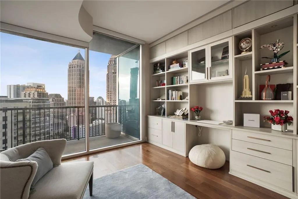 1080 Peachtree Street Ne Unit 2315, Atlanta, Georgia 30309, 2 Bedrooms Bedrooms, ,2 BathroomsBathrooms,Residential,For Sale,1080 Peachtree Street Ne Unit 2315,7625355