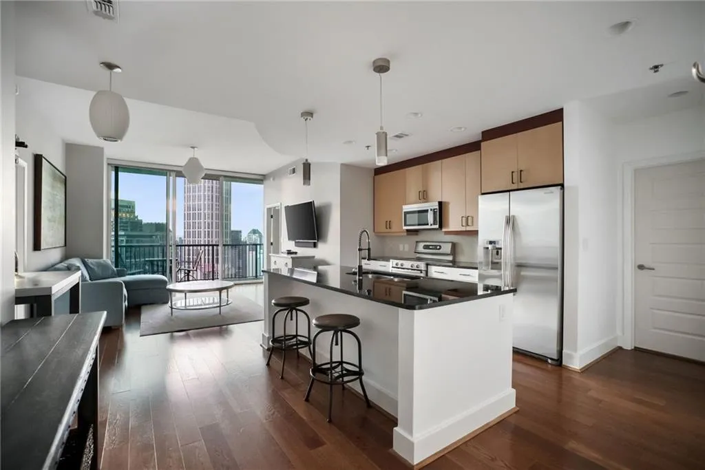 1080 Peachtree Street Ne Unit 2315, Atlanta, Georgia 30309, 2 Bedrooms Bedrooms, ,2 BathroomsBathrooms,Residential,For Sale,1080 Peachtree Street Ne Unit 2315,7625355
