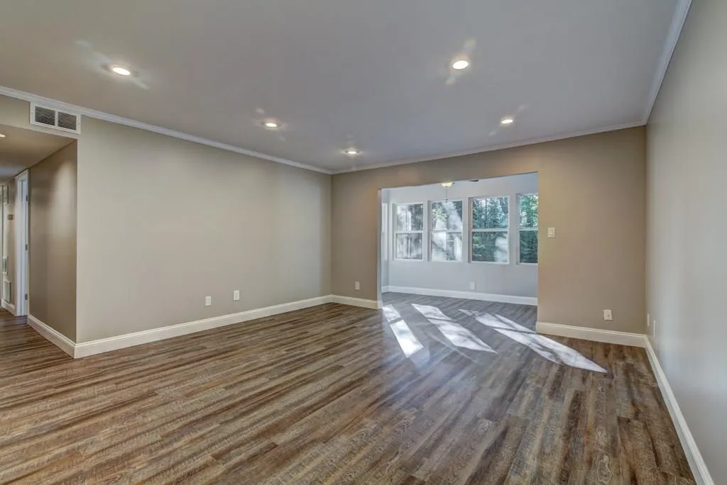 5143 Roswell Road Unit 4, Atlanta, Georgia 30342, 2 Bedrooms Bedrooms, ,1 BathroomBathrooms,Residential,Sold,5143 Roswell Road Unit 4,6093165