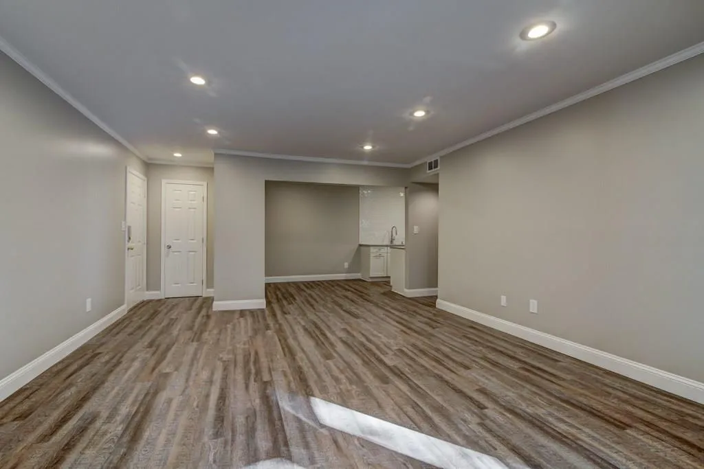 5143 Roswell Road Unit 4, Atlanta, Georgia 30342, 2 Bedrooms Bedrooms, ,1 BathroomBathrooms,Residential,Sold,5143 Roswell Road Unit 4,6093165