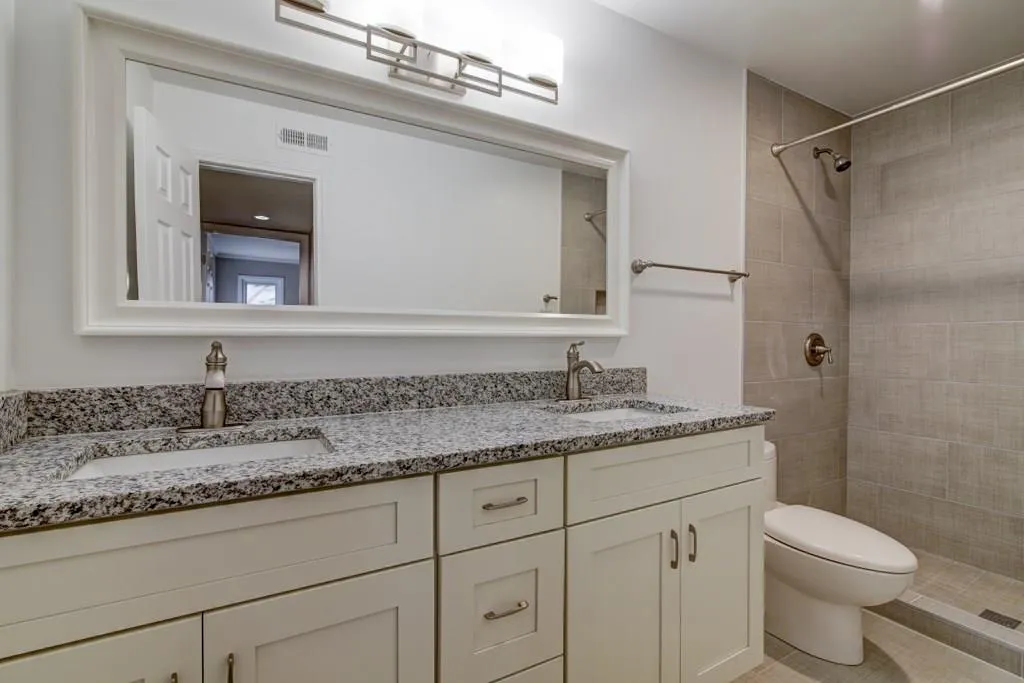 5143 Roswell Road Unit 4, Atlanta, Georgia 30342, 2 Bedrooms Bedrooms, ,1 BathroomBathrooms,Residential,Sold,5143 Roswell Road Unit 4,6093165