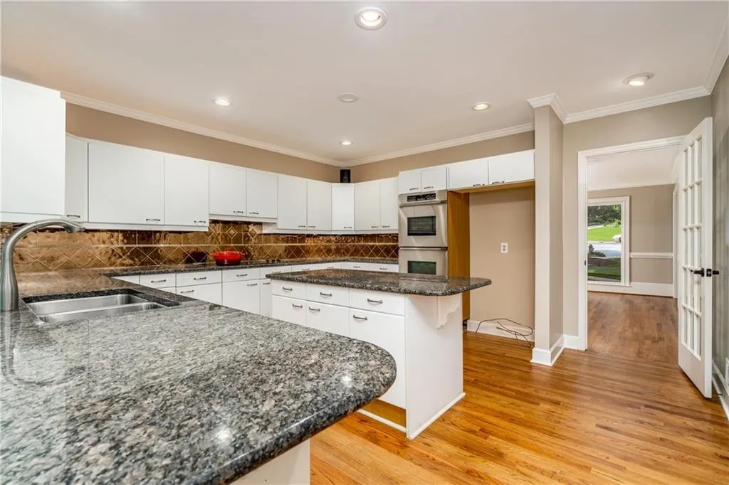 7685 Wickley Way, Sandy Springs, Georgia 30350, 4 Bedrooms Bedrooms, ,3 BathroomsBathrooms,Residential,Sold,7685 Wickley Way,6884883