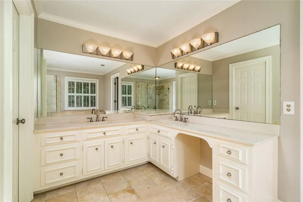 7685 Wickley Way, Sandy Springs, Georgia 30350, 4 Bedrooms Bedrooms, ,3 BathroomsBathrooms,Residential,Sold,7685 Wickley Way,6884883
