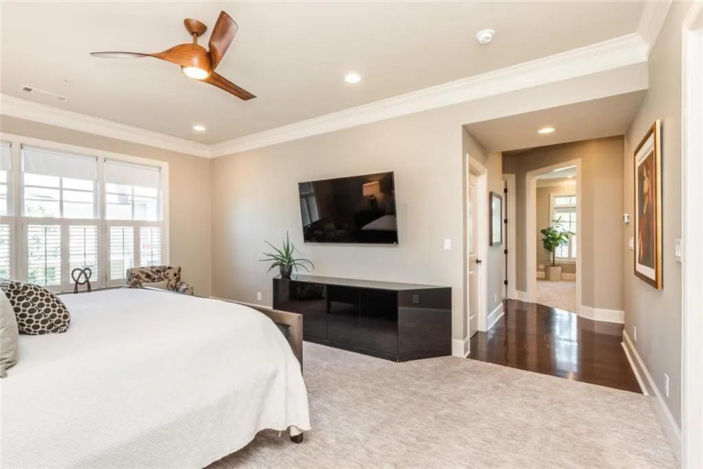 6060 City Walk Lane Unit 302, Sandy Springs, Georgia 30328, 3 Bedrooms Bedrooms, ,3 BathroomsBathrooms,Residential,Sold,6060 City Walk Lane Unit 302,6948333