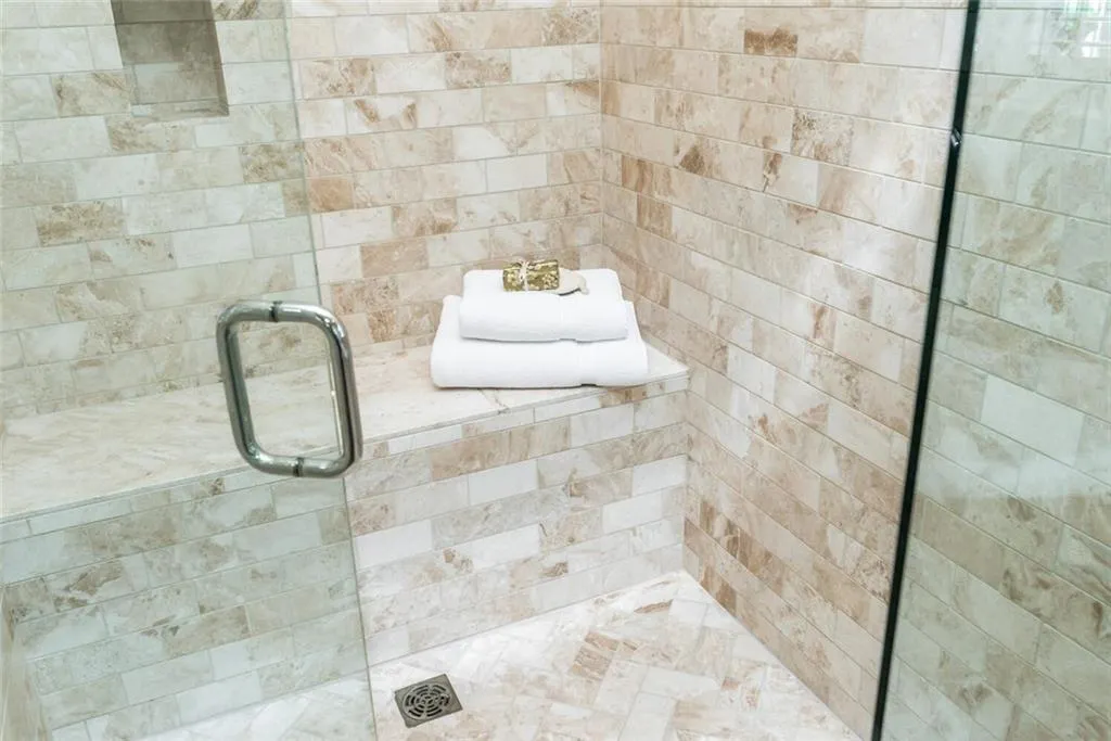 6060 City Walk Lane Unit 302, Sandy Springs, Georgia 30328, 3 Bedrooms Bedrooms, ,3 BathroomsBathrooms,Residential,Sold,6060 City Walk Lane Unit 302,6948333