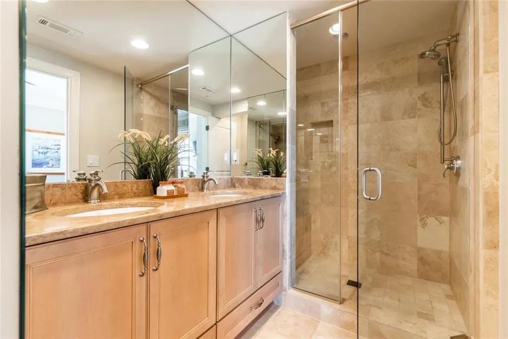 6060 City Walk Lane Unit 302, Sandy Springs, Georgia 30328, 3 Bedrooms Bedrooms, ,3 BathroomsBathrooms,Residential,Sold,6060 City Walk Lane Unit 302,6948333