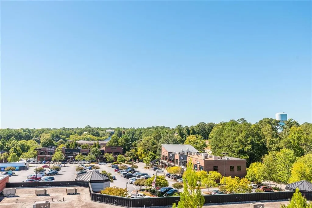 6060 City Walk Lane Unit 302, Sandy Springs, Georgia 30328, 3 Bedrooms Bedrooms, ,3 BathroomsBathrooms,Residential,Sold,6060 City Walk Lane Unit 302,6948333