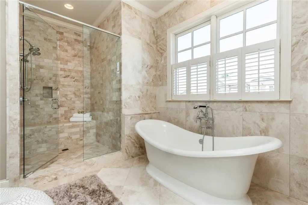 6060 City Walk Lane Unit 302, Sandy Springs, Georgia 30328, 3 Bedrooms Bedrooms, ,3 BathroomsBathrooms,Residential,Sold,6060 City Walk Lane Unit 302,6948333