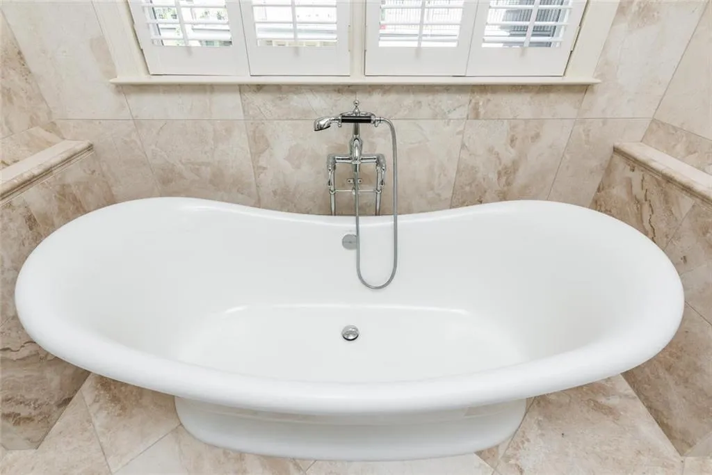 6060 City Walk Lane Unit 302, Sandy Springs, Georgia 30328, 3 Bedrooms Bedrooms, ,3 BathroomsBathrooms,Residential,Sold,6060 City Walk Lane Unit 302,6948333