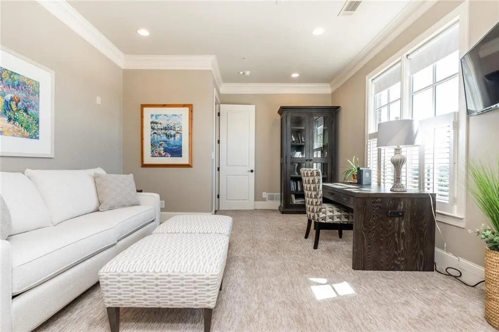 6060 City Walk Lane Unit 302, Sandy Springs, Georgia 30328, 3 Bedrooms Bedrooms, ,3 BathroomsBathrooms,Residential,Sold,6060 City Walk Lane Unit 302,6948333
