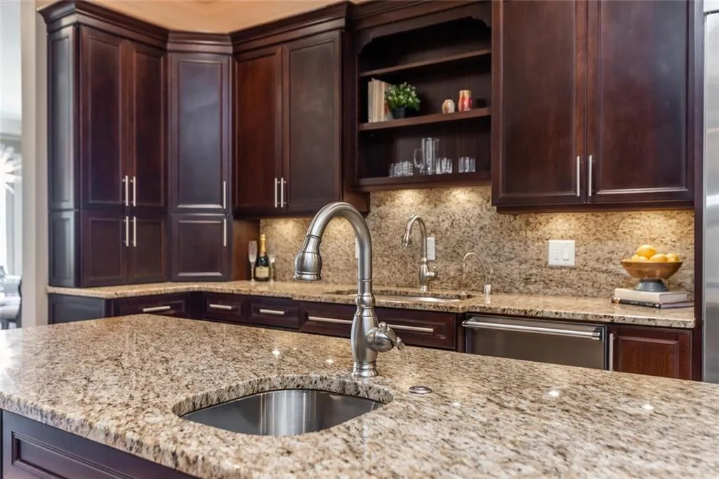 6060 City Walk Lane Unit 302, Sandy Springs, Georgia 30328, 3 Bedrooms Bedrooms, ,3 BathroomsBathrooms,Residential,Sold,6060 City Walk Lane Unit 302,6948333