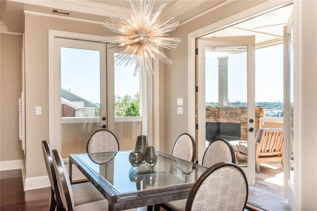 6060 City Walk Lane Unit 302, Sandy Springs, Georgia 30328, 3 Bedrooms Bedrooms, ,3 BathroomsBathrooms,Residential,Sold,6060 City Walk Lane Unit 302,6948333