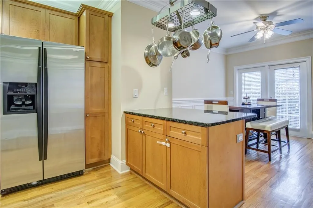 5570 Glenridge Park, Atlanta, Georgia 30342, 2 Bedrooms Bedrooms, ,2 BathroomsBathrooms,Residential,Sold,5570 Glenridge Park,5966691