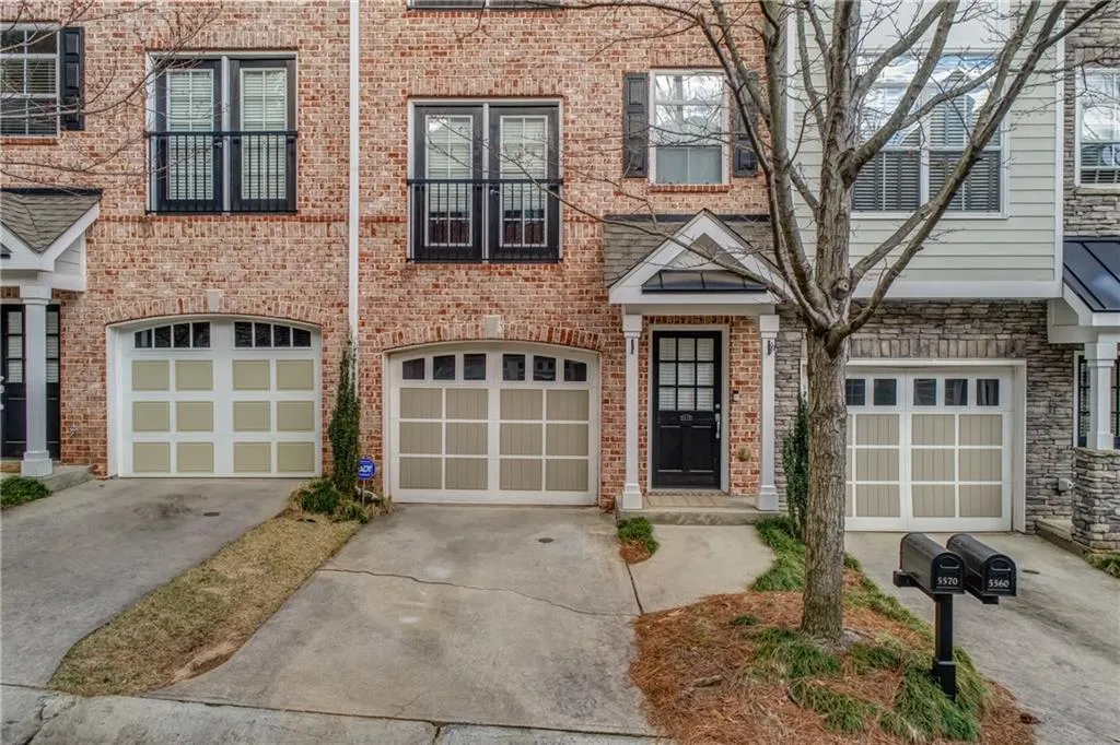 5570 Glenridge Park, Atlanta, Georgia 30342, 2 Bedrooms Bedrooms, ,2 BathroomsBathrooms,Residential,Sold,5570 Glenridge Park,5966691