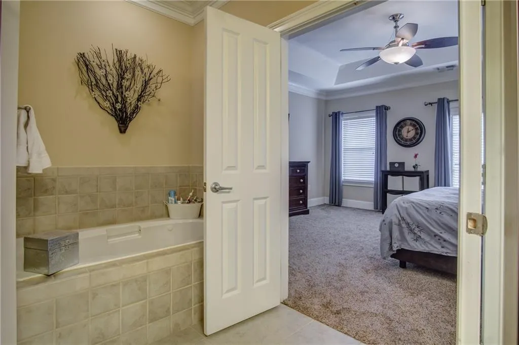 5570 Glenridge Park, Atlanta, Georgia 30342, 2 Bedrooms Bedrooms, ,2 BathroomsBathrooms,Residential,Sold,5570 Glenridge Park,5966691