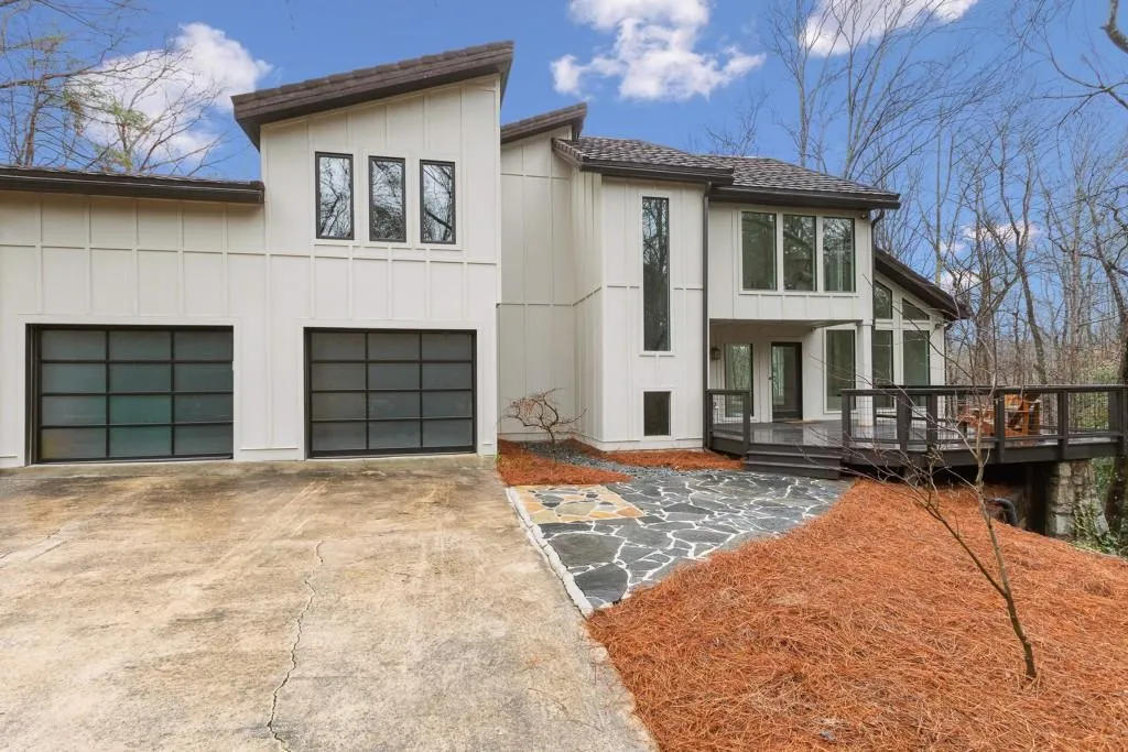 7950 Innsbruck Drive, Sandy Springs, Georgia 30350, 4 Bedrooms Bedrooms, ,3 BathroomsBathrooms,Residential,Sold,7950 Innsbruck Drive,6693778