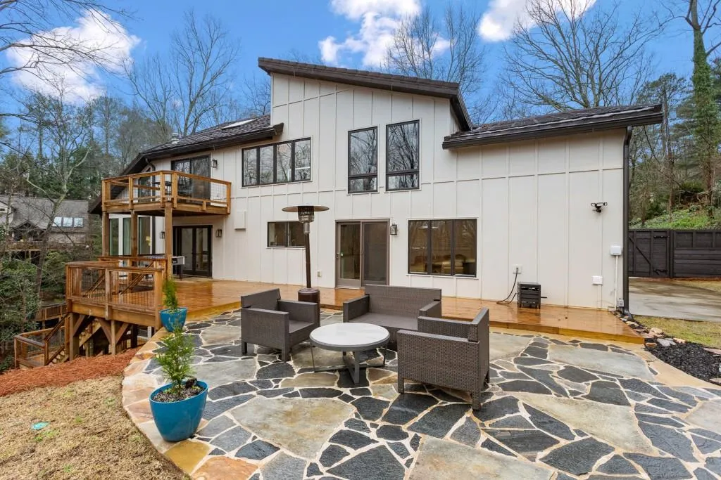 7950 Innsbruck Drive, Sandy Springs, Georgia 30350, 4 Bedrooms Bedrooms, ,3 BathroomsBathrooms,Residential,Sold,7950 Innsbruck Drive,6693778