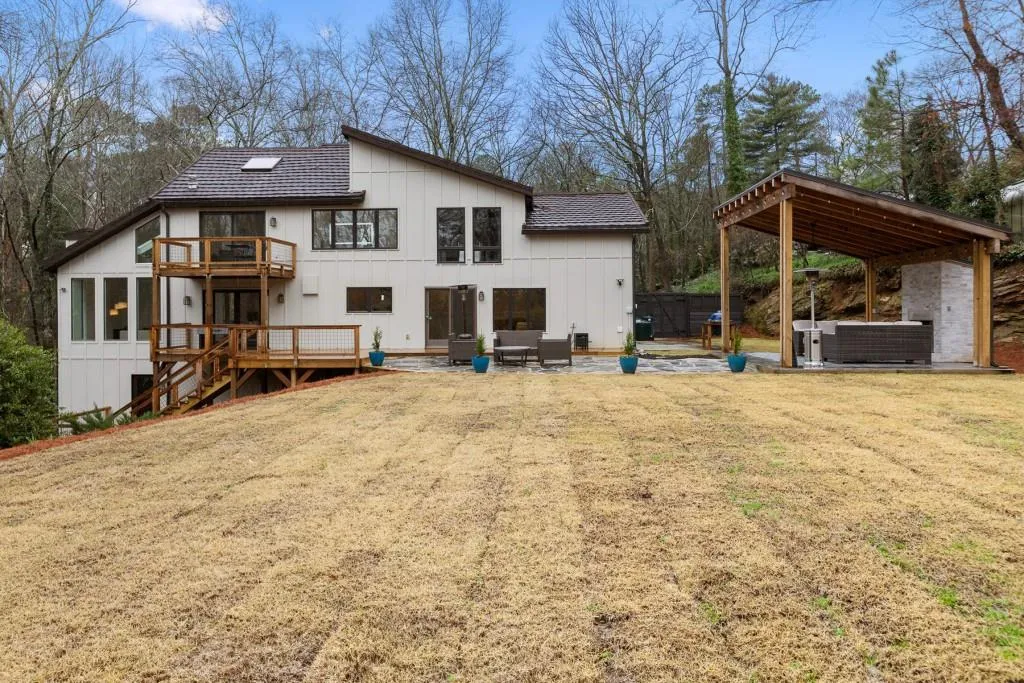 7950 Innsbruck Drive, Sandy Springs, Georgia 30350, 4 Bedrooms Bedrooms, ,3 BathroomsBathrooms,Residential,Sold,7950 Innsbruck Drive,6693778