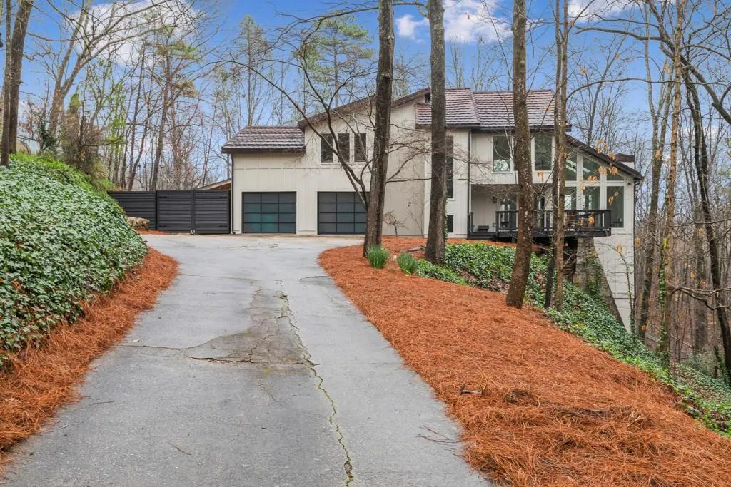 7950 Innsbruck Drive, Sandy Springs, Georgia 30350, 4 Bedrooms Bedrooms, ,3 BathroomsBathrooms,Residential,Sold,7950 Innsbruck Drive,6693778