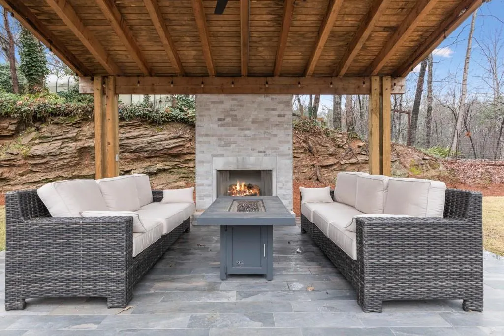 7950 Innsbruck Drive, Sandy Springs, Georgia 30350, 4 Bedrooms Bedrooms, ,3 BathroomsBathrooms,Residential,Sold,7950 Innsbruck Drive,6693778