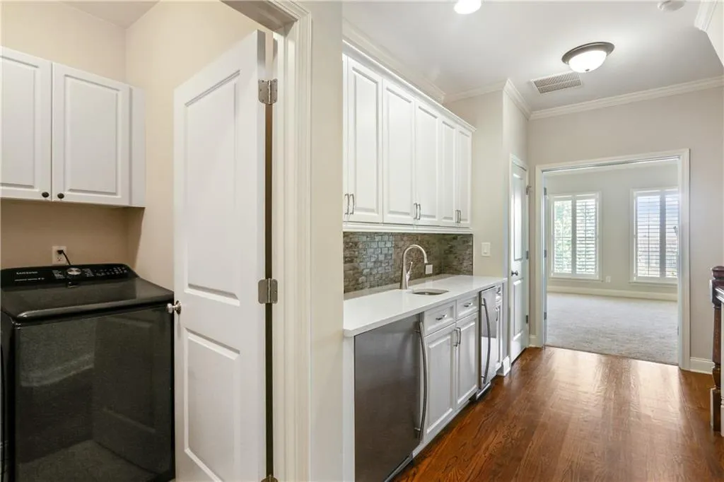 655 Lockton Place, Atlanta, Georgia 30342, 4 Bedrooms Bedrooms, ,4 BathroomsBathrooms,Residential,Sold,655 Lockton Place,6978262