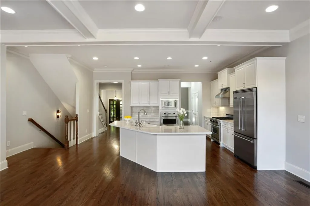 655 Lockton Place, Atlanta, Georgia 30342, 4 Bedrooms Bedrooms, ,4 BathroomsBathrooms,Residential,Sold,655 Lockton Place,6978262