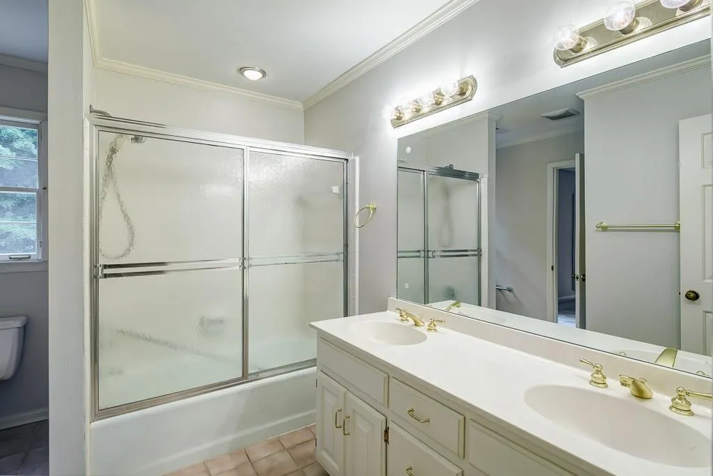 1580 Lazy River Lane, Sandy Springs, Georgia 30350, 4 Bedrooms Bedrooms, ,3 BathroomsBathrooms,Residential,Sold,1580 Lazy River Lane,6060310