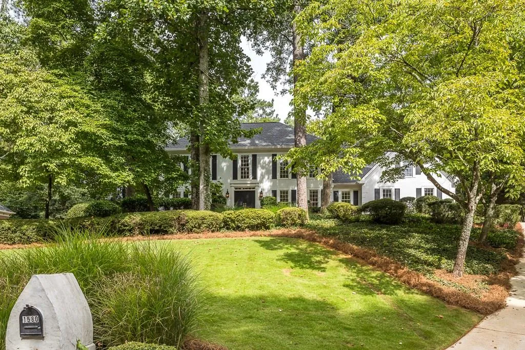 1580 Lazy River Lane, Sandy Springs, Georgia 30350, 4 Bedrooms Bedrooms, ,3 BathroomsBathrooms,Residential,Sold,1580 Lazy River Lane,6060310