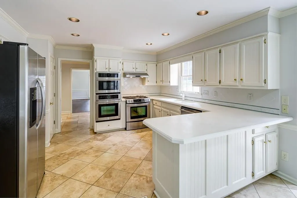 1580 Lazy River Lane, Sandy Springs, Georgia 30350, 4 Bedrooms Bedrooms, ,3 BathroomsBathrooms,Residential,Sold,1580 Lazy River Lane,6060310