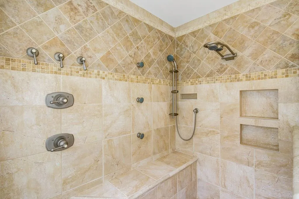 1580 Lazy River Lane, Sandy Springs, Georgia 30350, 4 Bedrooms Bedrooms, ,3 BathroomsBathrooms,Residential,Sold,1580 Lazy River Lane,6060310