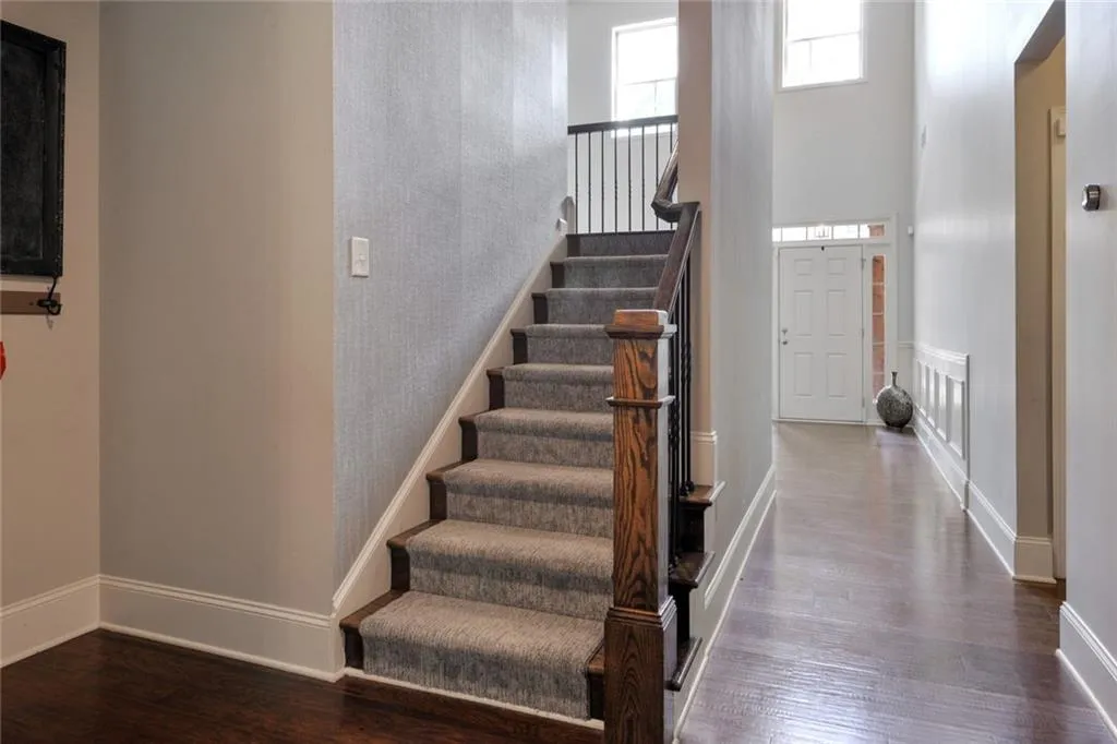 7805 Stratford Lane, Sandy Springs, Georgia 30350, 7 Bedrooms Bedrooms, ,4 BathroomsBathrooms,Residential,Sold,7805 Stratford Lane,6742772
