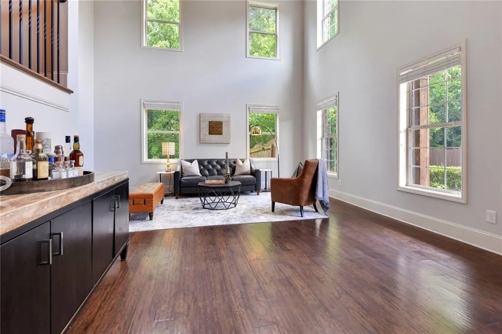 7805 Stratford Lane, Sandy Springs, Georgia 30350, 7 Bedrooms Bedrooms, ,4 BathroomsBathrooms,Residential,Sold,7805 Stratford Lane,6742772