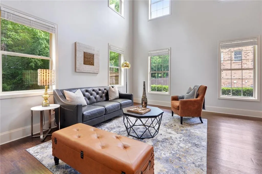 7805 Stratford Lane, Sandy Springs, Georgia 30350, 7 Bedrooms Bedrooms, ,4 BathroomsBathrooms,Residential,Sold,7805 Stratford Lane,6742772