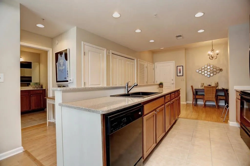 3040 Peachtree Road Nw Unit 602, Atlanta, Georgia 30305, 1 Bedroom Bedrooms, ,1 BathroomBathrooms,Residential,Sold,3040 Peachtree Road Nw Unit 602,5743757