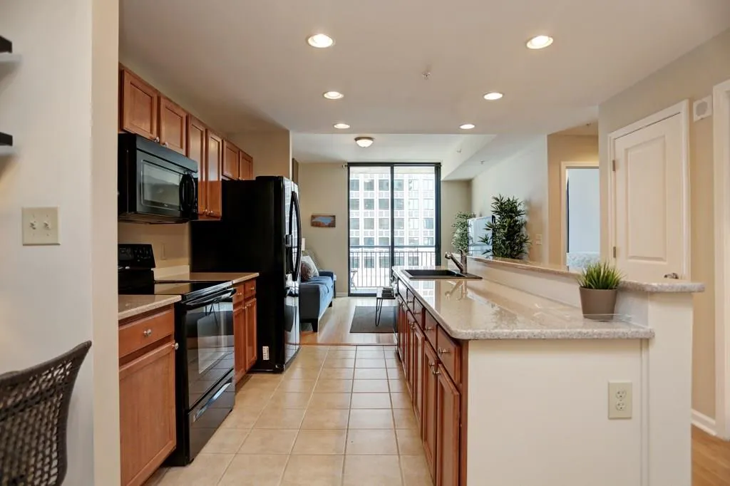 3040 Peachtree Road Nw Unit 602, Atlanta, Georgia 30305, 1 Bedroom Bedrooms, ,1 BathroomBathrooms,Residential,Sold,3040 Peachtree Road Nw Unit 602,5743757