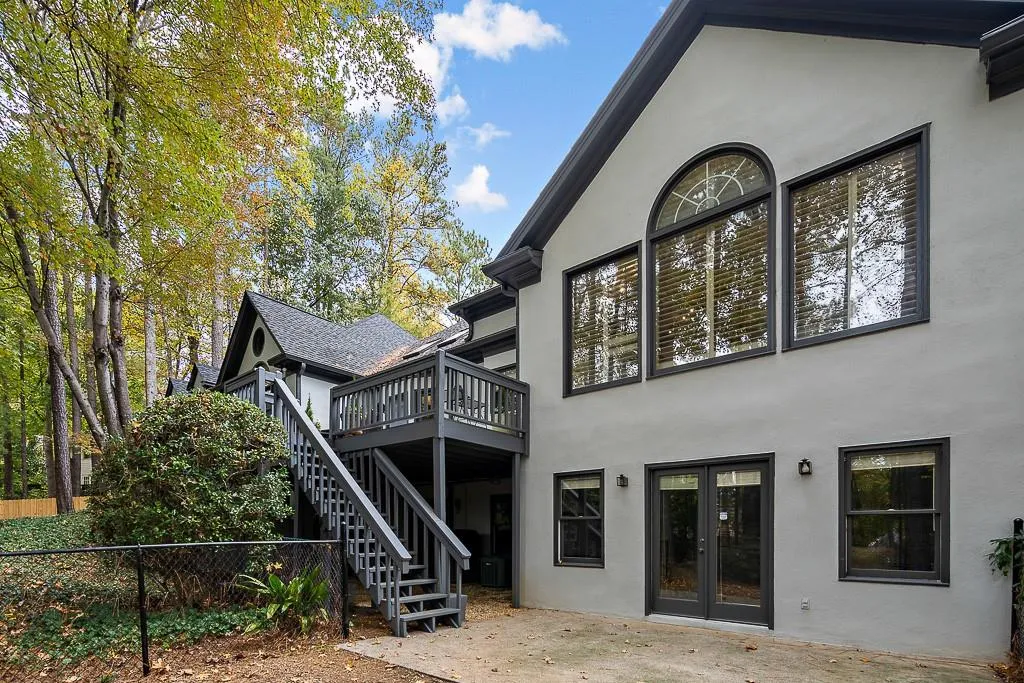 5500 Errol Place, Sandy Springs, Georgia 30327, 5 Bedrooms Bedrooms, ,4 BathroomsBathrooms,Residential,Sold,5500 Errol Place,6640866