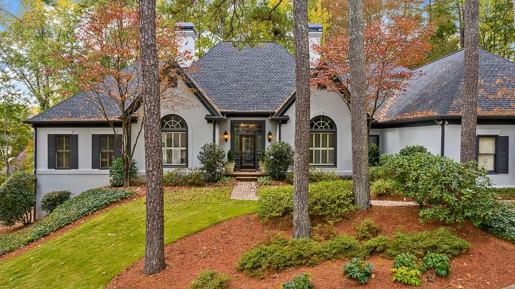 5500 Errol Place, Sandy Springs, Georgia 30327, 5 Bedrooms Bedrooms, ,4 BathroomsBathrooms,Residential,Sold,5500 Errol Place,6640866