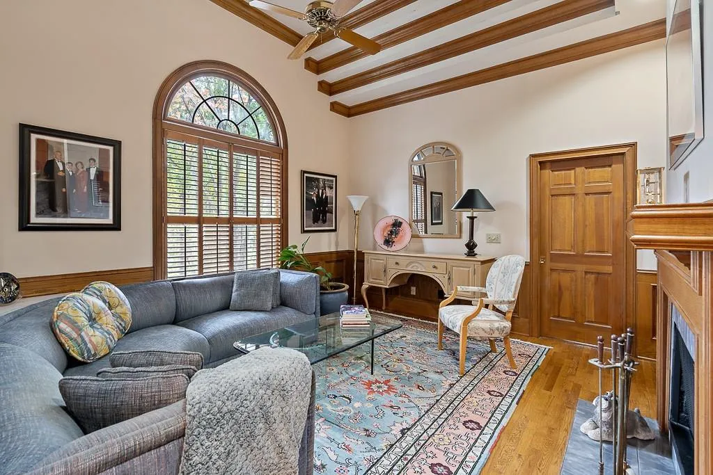 5500 Errol Place, Sandy Springs, Georgia 30327, 5 Bedrooms Bedrooms, ,4 BathroomsBathrooms,Residential,Sold,5500 Errol Place,6640866