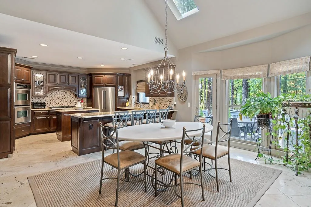 5500 Errol Place, Sandy Springs, Georgia 30327, 5 Bedrooms Bedrooms, ,4 BathroomsBathrooms,Residential,Sold,5500 Errol Place,6640866