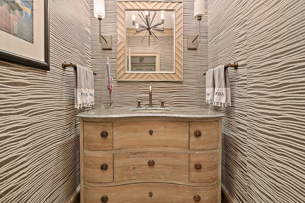 5500 Errol Place, Sandy Springs, Georgia 30327, 5 Bedrooms Bedrooms, ,4 BathroomsBathrooms,Residential,Sold,5500 Errol Place,6640866