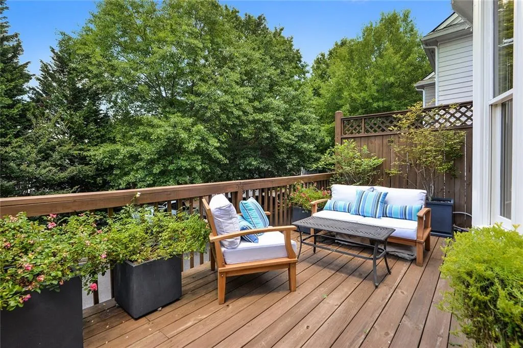77 Chemin De Vie, Atlanta, Georgia 30342, 3 Bedrooms Bedrooms, ,3 BathroomsBathrooms,Residential,Sold,77 Chemin De Vie,6918204