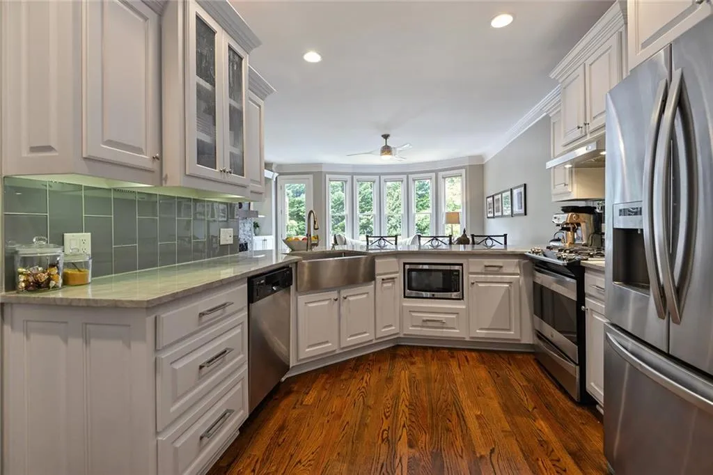 77 Chemin De Vie, Atlanta, Georgia 30342, 3 Bedrooms Bedrooms, ,3 BathroomsBathrooms,Residential,Sold,77 Chemin De Vie,6918204