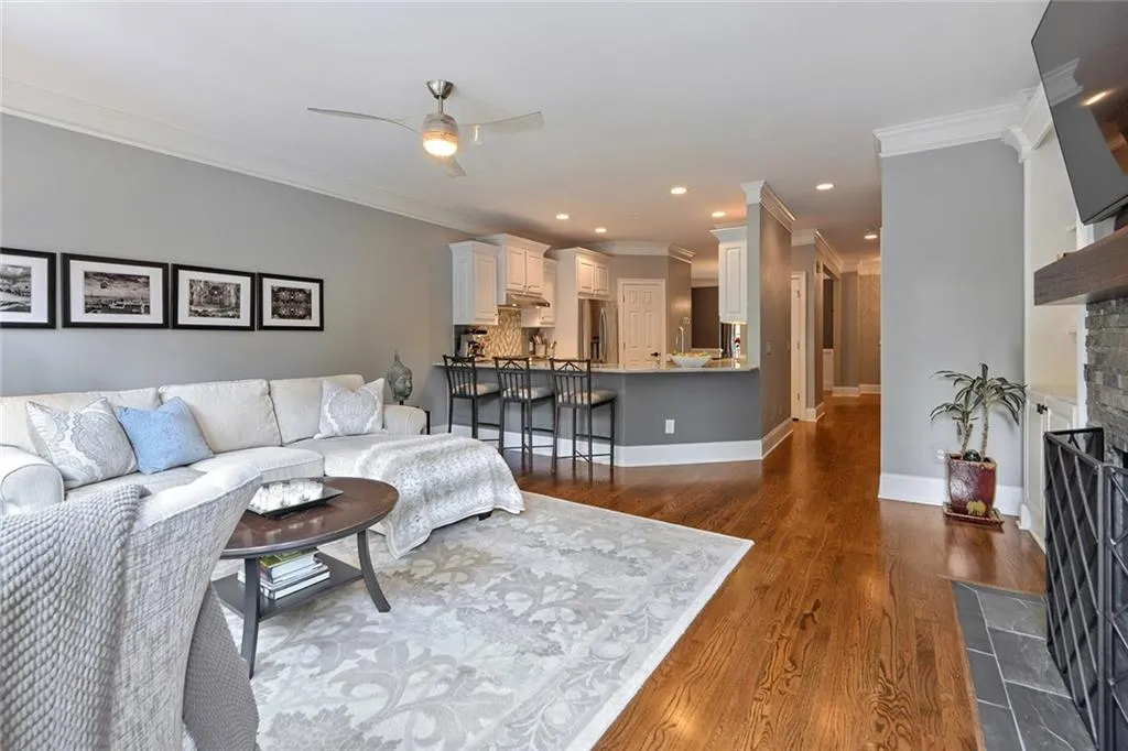 77 Chemin De Vie, Atlanta, Georgia 30342, 3 Bedrooms Bedrooms, ,3 BathroomsBathrooms,Residential,Sold,77 Chemin De Vie,6918204